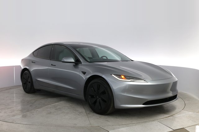 2025 Tesla Model 3 — photo 10 of 24