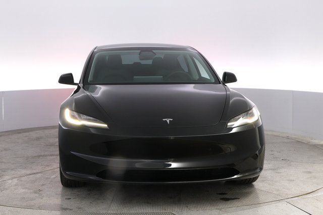 2025 Tesla Model 3 — photo 9 of 23