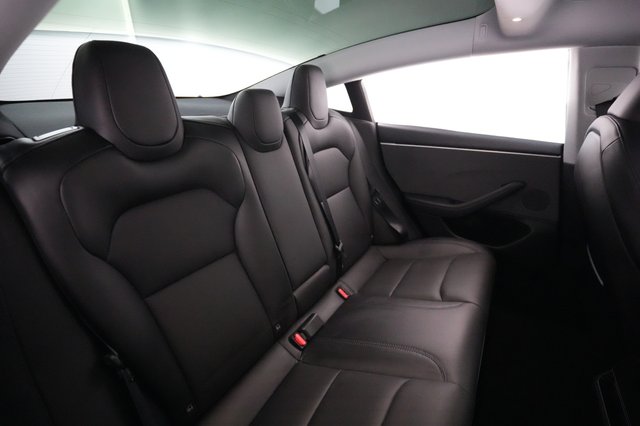 2025 Tesla Model 3 — photo 4 of 23