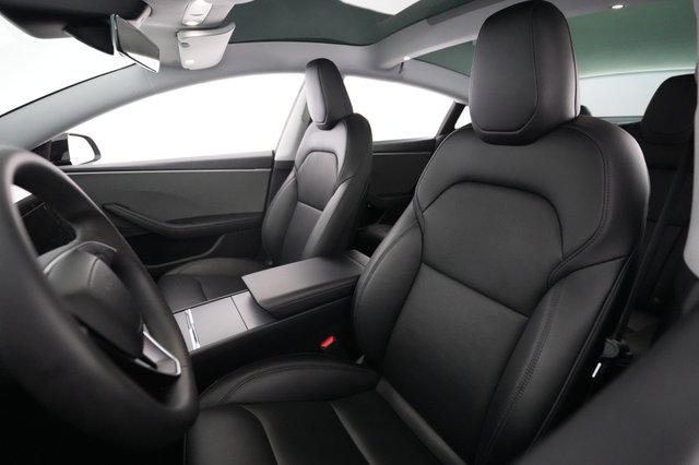2025 Tesla Model 3 — photo 3 of 23