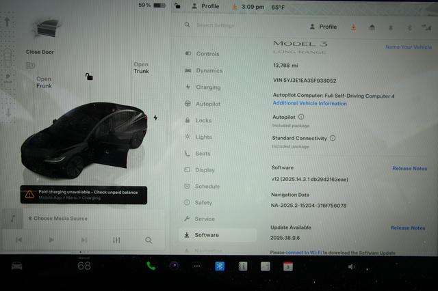 2025 Tesla Model 3 — photo 5 of 23