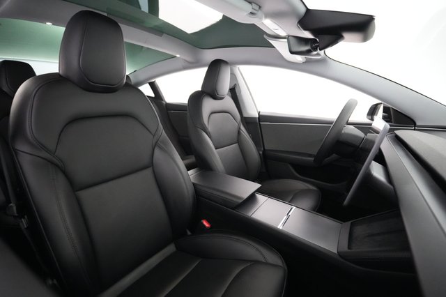 2025 Tesla Model 3 — photo 18 of 23