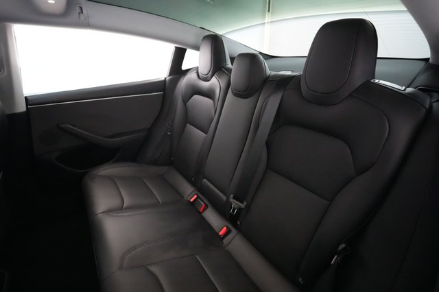 2025 Tesla Model 3 — photo 19 of 23