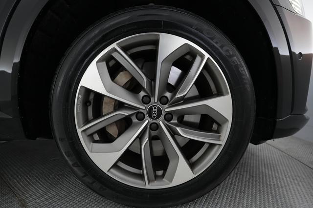 2021 Audi e-tron — photo 7 of 21