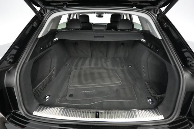 2021 Audi e-tron — photo 6 of 21