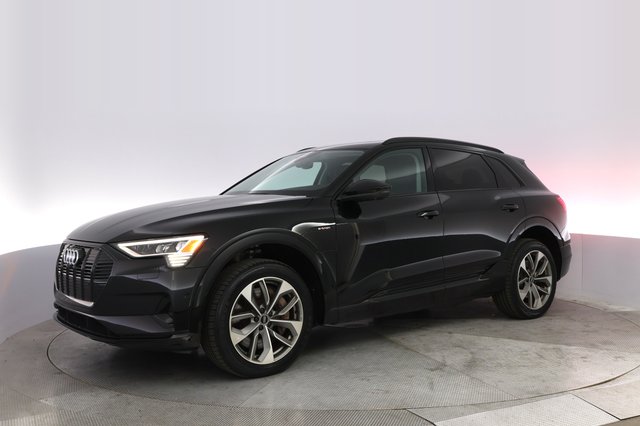 2021 Audi e-tron — photo 14 of 21
