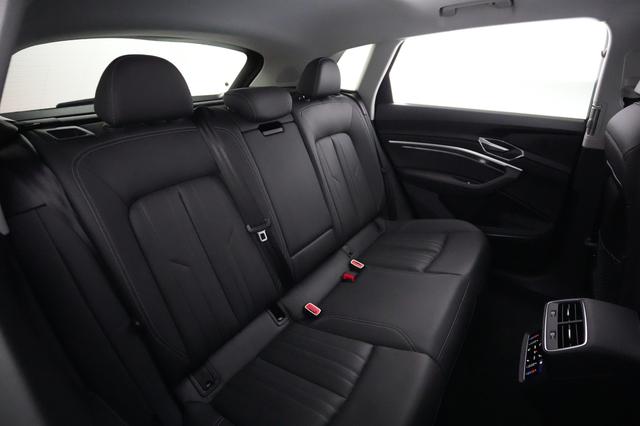 2021 Audi e-tron — photo 4 of 21