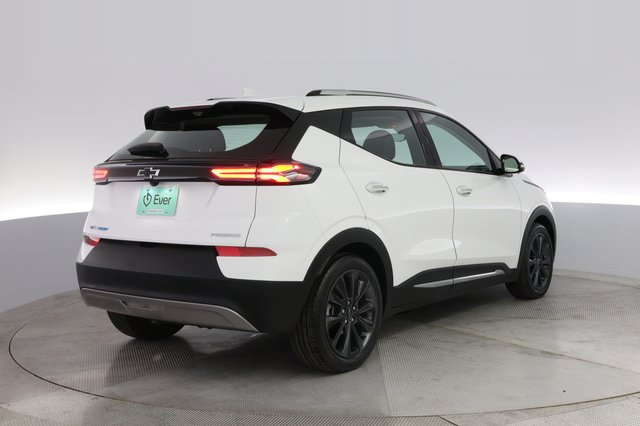 2022 Chevrolet Bolt EUV — photo 2 of 21