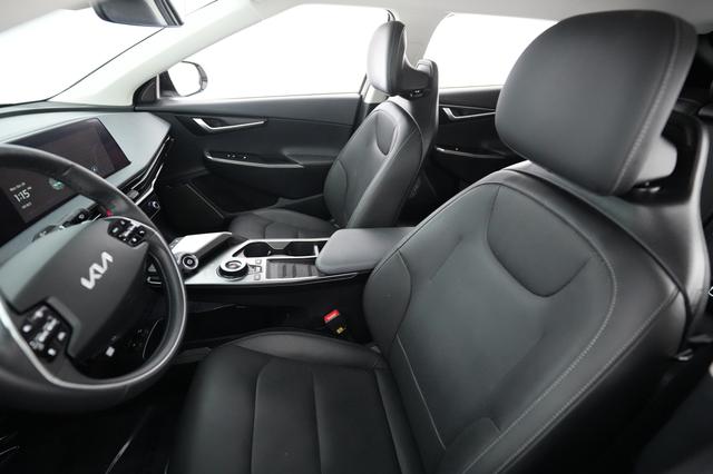 2022 Kia EV6 — photo 3 of 20