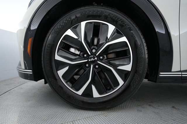 2022 Kia EV6 — photo 7 of 20