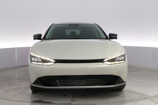2022 Kia EV6 — photo 9 of 20