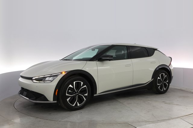 2022 Kia EV6 — photo 14 of 20