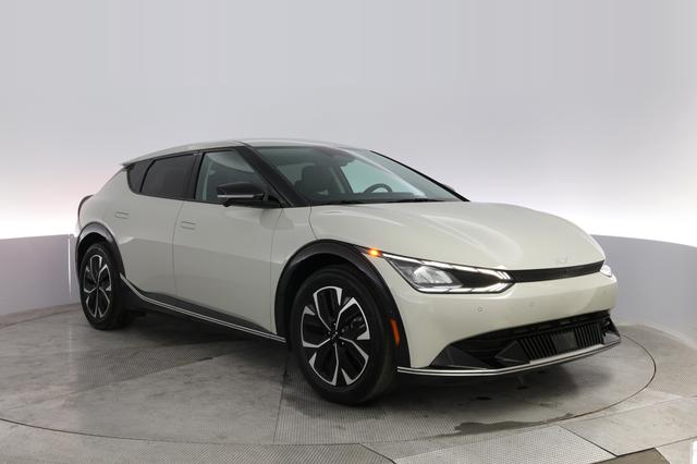2022 Kia EV6 — photo 10 of 20