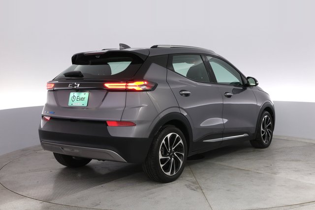 2022 Chevrolet Bolt EUV — photo 2 of 21