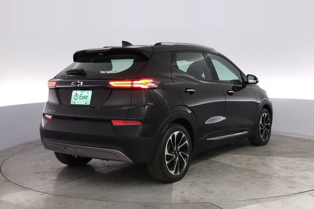 2022 Chevrolet Bolt EUV — photo 2 of 21