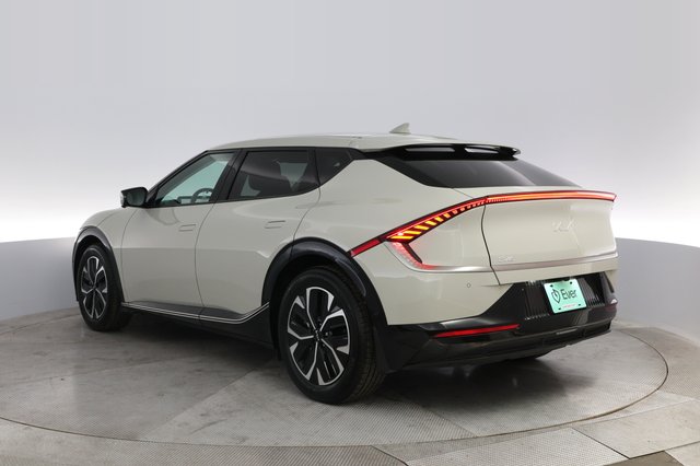 2023 Kia EV6 — photo 13 of 21