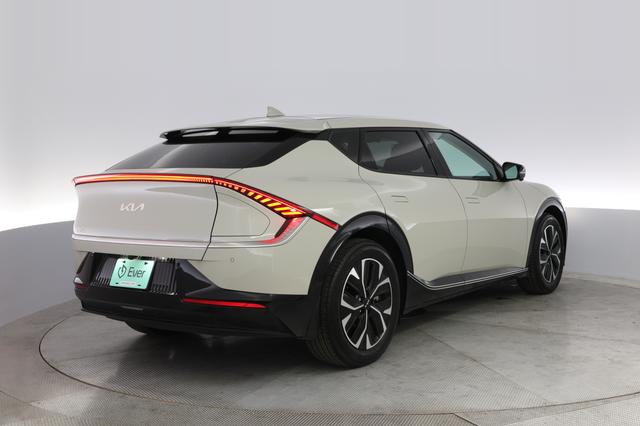 2023 Kia EV6 — photo 2 of 21