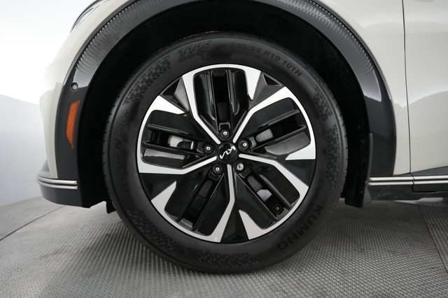 2023 Kia EV6 — photo 15 of 21
