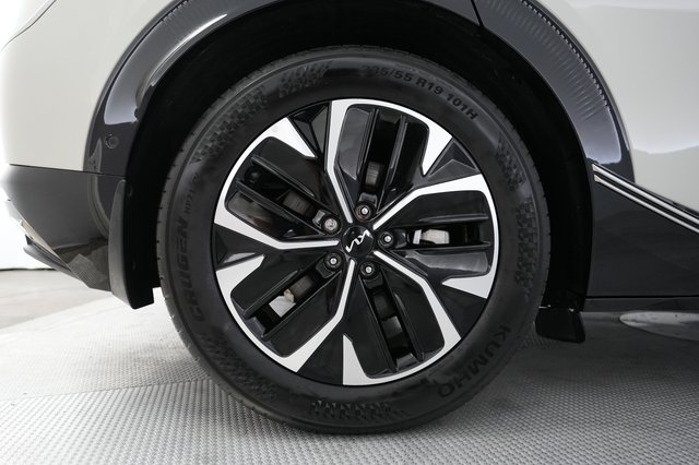 2023 Kia EV6 — photo 17 of 21