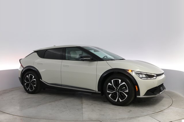 2023 Kia EV6 — photo 11 of 21
