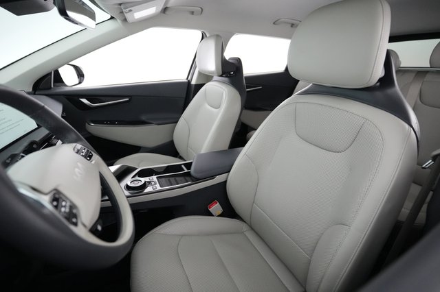 2023 Kia EV6 — photo 3 of 21