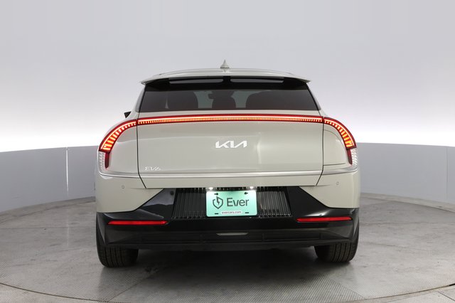 2023 Kia EV6 — photo 12 of 21