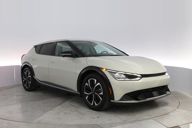 2023 Kia EV6 — photo 10 of 21