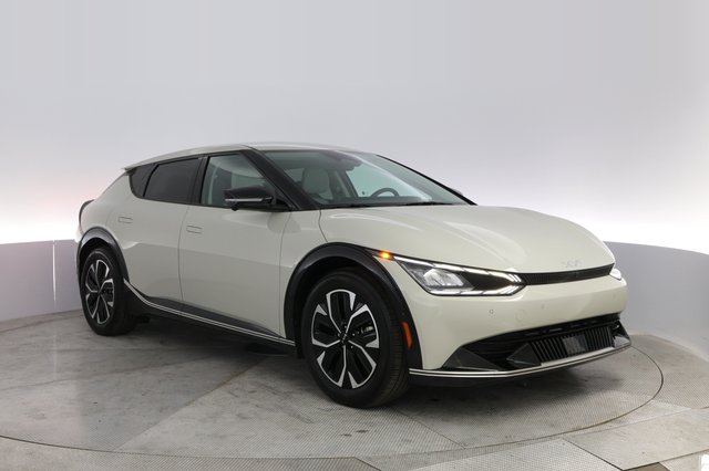 2023 Kia EV6 — photo 10 of 21