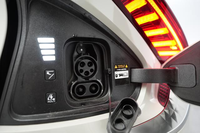 2023 Kia EV6 — photo 8 of 21