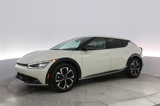 2023 Kia EV6 — photo 14 of 21