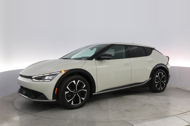 2023 Kia EV6 — photo 14 of 20