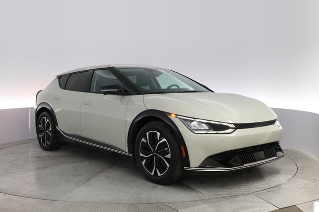 2023 Kia EV6 — photo 10 of 20