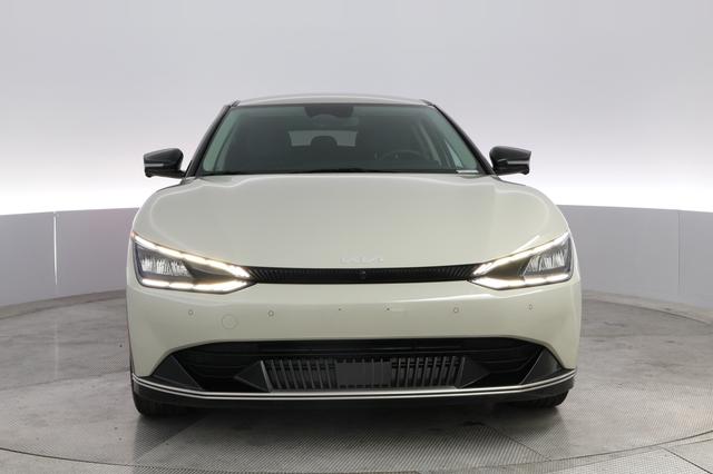 2023 Kia EV6 — photo 9 of 20