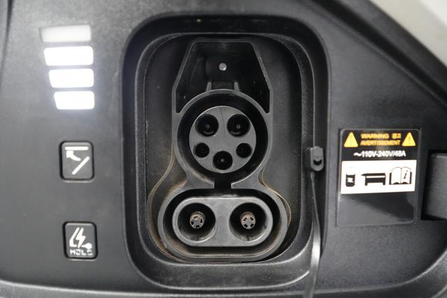 2023 Kia EV6 — photo 8 of 20