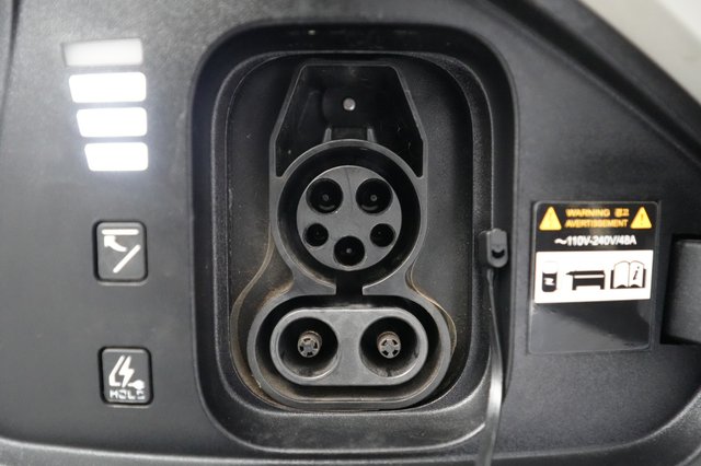 2023 Kia EV6 — photo 8 of 20