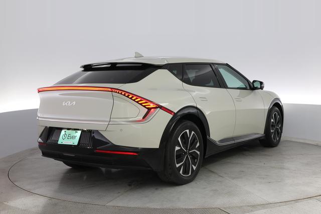 2023 Kia EV6 — photo 2 of 20