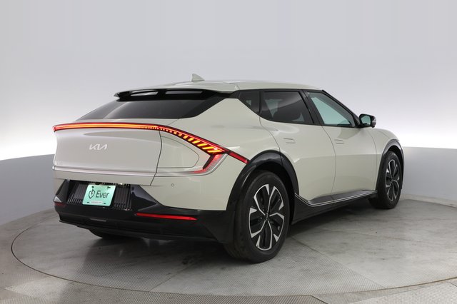 2023 Kia EV6 — photo 2 of 20