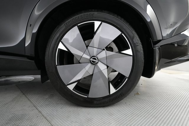 2024 Nissan Ariya — photo 7 of 21