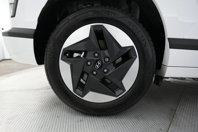 2024 Hyundai Kona Electric — photo 15 of 20