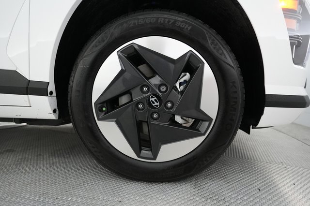 2024 Hyundai Kona Electric — photo 16 of 20
