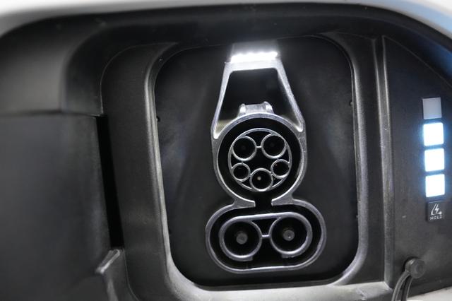 2024 Hyundai Kona Electric — photo 8 of 20