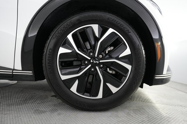 2024 Kia EV6 — photo 7 of 21
