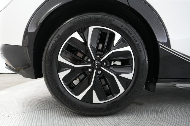 2024 Kia EV6 — photo 17 of 21