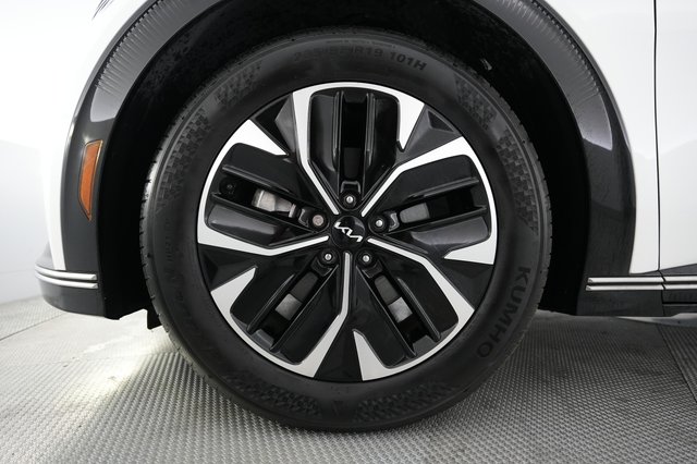 2024 Kia EV6 — photo 15 of 21