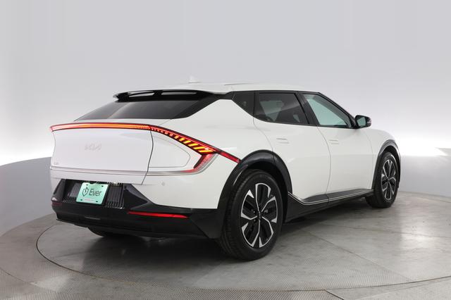 2024 Kia EV6 — photo 2 of 21