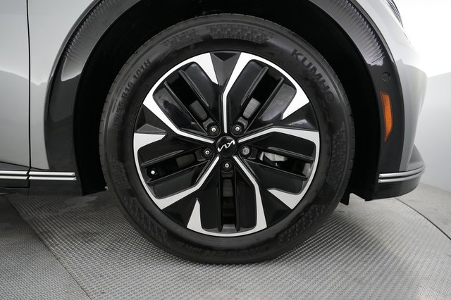 2024 Kia EV6 — photo 16 of 19