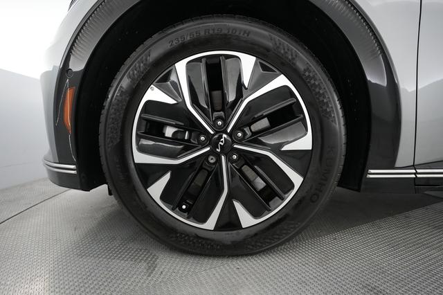 2024 Kia EV6 — photo 7 of 19