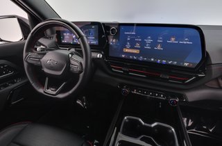 2024 Chevrolet Silverado EV — photo 14 of 18