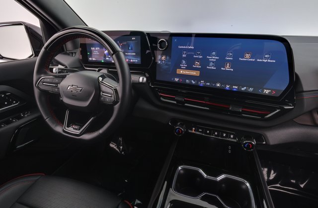2024 Chevrolet Silverado EV — photo 14 of 18