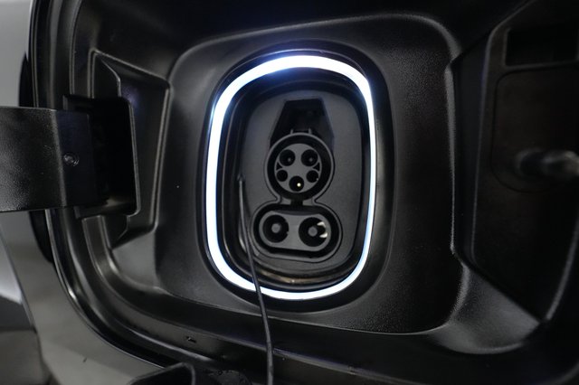 2024 Chevrolet Silverado EV — photo 8 of 18